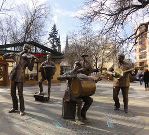Sculpture publique extérieure grandeur nature de bronze Musicien Family Statues fabriquées à partir de <span class=keywords><strong>D</strong></span> & Z Foundry - Product Image 2