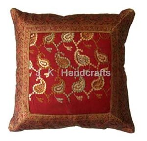 Funda de cojín bordada - Product Image 2