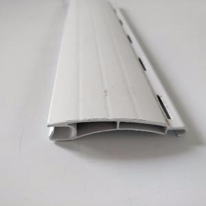 Latte en aluminium <span class=keywords><strong>de</strong></span> profil <span class=keywords><strong>de</strong></span> <span class=keywords><strong>porte</strong></span> <span class=keywords><strong>de</strong></span> volet roulant <span class=keywords><strong>de</strong></span> <span class=keywords><strong>garage</strong></span> <span class=keywords><strong>de</strong></span> processus <span class=keywords><strong>de</strong></span> poinçon populaire pour l'obturateur - Product Image 3