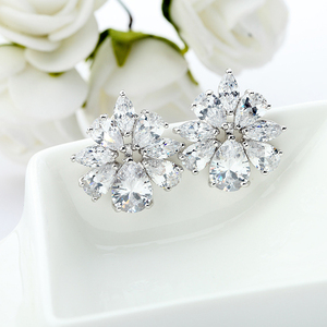 LUOTEEMI Commercio All'ingrosso di Nuovo Disegno Da Sposa Da Sposa di Lusso <span class=keywords><strong>Bijoux</strong></span> Brinco <span class=keywords><strong>Gioielli</strong></span> Scintillanti 3A Zircone Cubico Della Vite Prigioniera Del Fiore Orecchini - Product Image 5
