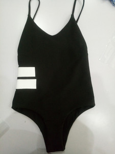 <span class=keywords><strong>Costume</strong></span> <span class=keywords><strong>da</strong></span> <span class=keywords><strong>Bagno</strong></span> Intero Reversibile <span class=keywords><strong>Senza</strong></span> <span class=keywords><strong>Cuciture</strong></span> in Tessuto Italiano di Lusso, Etichetta Privata, Modello Cheeky per Donne - Product Image 4