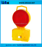 Feux de signalisation solaires pour barricades, feux de signalisation clignotants à LED