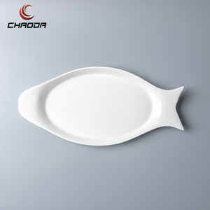 Ensemble d'assiettes de table en porcelaine, vaisselle irrégulière en forme de <span class=keywords><strong>poisson</strong></span>, assiettes et assiettes de table en céramique de 14 pouces 2 pièces - Product Image 2