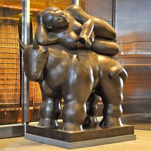 Famosa Estatua de Metal de Tamaño Real de la Mujer Gorda de Botero con Caballo, Escultura de Bronce de la Mujer Gorda Montando a Caballo - Product Image 5