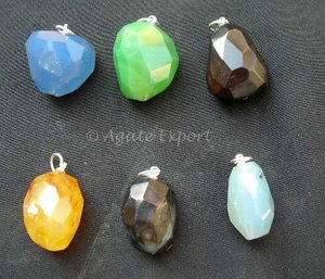 Pendentif en pierre naturelle à facettes - Product Image 1