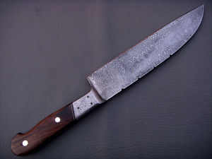 Ensemble de couteaux de chef de style japonais en acier inoxydable damas avec manche en bois de bambou pour la cuisine, la chasse et l'usage commercial. - Product Image 2