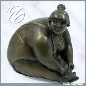 Sculpture en bronze de femme corpulente, caractéristique régionale européenne - Product Image 2