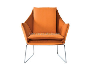 Poltrona Moderna <span class=keywords><strong>per</strong></span> Soggiorno - Gambe in Metallo, Schienale Imbottito Morbido, Design Inclinato - Product Image 2
