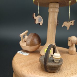Carillon Carousel in legno giocattolo in movimento musicale in legno per bambini adorabili - Product Image 4