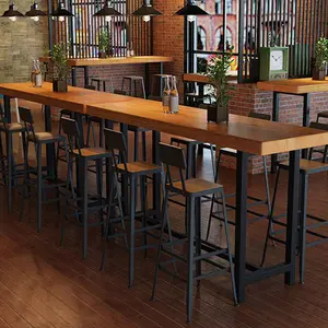 Desain Modern Restoran Industri Bangku Bar Logam Hitam dengan Kursi Kayu