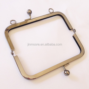 Pochette en métal de luxe sans nickel brossé, porte-monnaie avec boucles à chaîne - Product Image 5
