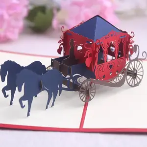 Открытка с 3d-изображением лошадиной кареты на Новый год и день рождения