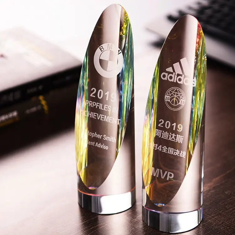 Piala Penghargaan Kristal Bentuk Silinder Miring Bening untuk Hadiah Suvenir