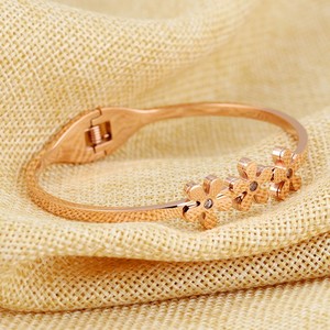 316L Rvs Manchet Rose Gold Triple Bloem Vrouwen Bangle - Product Image 3