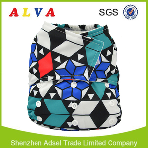 Alva Baby Pañal de tela impreso de Velcro de unitalla con una inserción V-series para bebé - Product Image 1