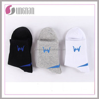 Haute 100% coton laine équipage chaussettes hommes à la mode Compression Style fabriqué printemps 40g tricoté Logo haute résistance à la sueur