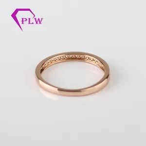 Обручальное кольцо из розового золота с муассанитом шириной 2 мм
