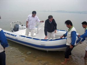 Bote Inflable RIB 2026 para <span class=keywords><strong>Pesca</strong></span> Deportiva, Fabricado <span class=keywords><strong>en</strong></span> China, Casco Inflable <span class=keywords><strong>en</strong></span> <span class=keywords><strong>Venta</strong></span> - Product Image 3