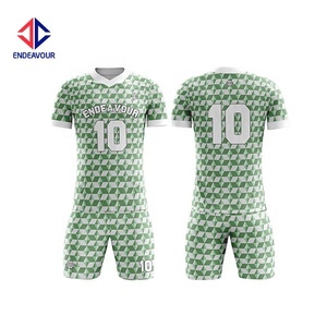 あなた自身のロゴが付いた女性のカスタム昇華サッカーシャツ - Product Image 1
