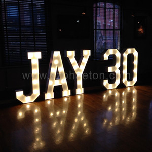 Decorazioni per Festa di Compleanno 30 Anni, Lettere e Numeri Giganti in Metallo con Luci LED, Alimentazione AC per Decorazioni di Compleanno - Product Image 6