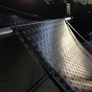 المصانع الصينية تنتج عالية الجودة أسود صناعة CR شريط مطاط صناعي لفات الارضيات - Product Image 2