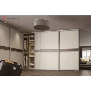 Armadio con <span class=keywords><strong>Ante</strong></span> <span class=keywords><strong>Scorrevoli</strong></span> di Lusso Colore Chiaro Finitura Lucida UV in Legno e Design a Pannelli per Camera da Letto HOULIVE - Product Image 5