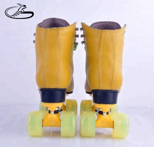 In pelle microfibra Vamp PU ruote Doppia <span class=keywords><strong>fila</strong></span> Quad <span class=keywords><strong>pattini</strong></span> <span class=keywords><strong>A</strong></span> <span class=keywords><strong>rotelle</strong></span> per pista di pattinaggio - Product Image 4