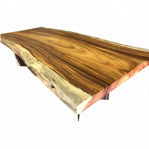 Tavolo <span class=keywords><strong>da</strong></span> <span class=keywords><strong>pranzo</strong></span> con bordo vivo in lastra di albero di pioggia con gambe in legno artigianale - Product Image 3