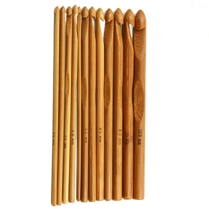 Ensemble de 12 aiguilles <span class=keywords><strong>à</strong></span> <span class=keywords><strong>tricoter</strong></span> <span class=keywords><strong>en</strong></span> <span class=keywords><strong>bambou</strong></span> carbonisé de tailles assorties et de crochets <span class=keywords><strong>en</strong></span> bois crochet <span class=keywords><strong>en</strong></span> <span class=keywords><strong>bambou</strong></span> pour travaux d'<span class=keywords><strong>aiguille</strong></span> vente <span class=keywords><strong>en</strong></span> gros - Product Image 2