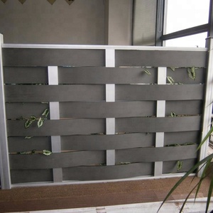 Clôture en <span class=keywords><strong>bois</strong></span> <span class=keywords><strong>composite</strong></span> d'extérieur Foshan, <span class=keywords><strong>palissade</strong></span> tissée en WPC, hauteur de 6 pieds, avec service de modélisation 3D pour jardin et terrasse inclus - Product Image 6