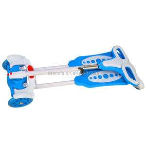 Los niños parpadeo juego 4 ruedas swing <span class=keywords><strong>scooter</strong></span> de rana de dibujos animados <span class=keywords><strong>scooter</strong></span> - Product Image 4