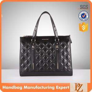 4964 Bolso moderno sofisticado para dama con decoracion de endredon frontal, OEM fabrica. - Product Image 1