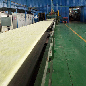 Couverture d'isolation moderne en <span class=keywords><strong>laine</strong></span> <span class=keywords><strong>de</strong></span> <span class=keywords><strong>verre</strong></span> 25mm-100mm Feuille d'aluminium Application extérieure recouverte <span class=keywords><strong>de</strong></span> <span class=keywords><strong>roche</strong></span> à <span class=keywords><strong>prix</strong></span> compétitif - Product Image 4