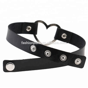 Collana Choker alla <span class=keywords><strong>Moda</strong></span> per Donne, Stile Harajuku Punk Gotico in Pelle PU con Catena a Cuore, Borchie e Fibbia - Product Image 6