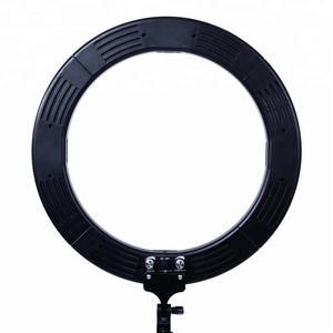 Ereise 18 pouces Dimmable et température de couleur réglable LED Ring Light pour les vidéos ou la photographie ou l'auto-maquillage - Product Image 4