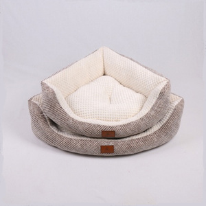 GMTPET fábrica de mascotas al por mayor OEM cómodo sector cálido moda impermeable camas para mascotas perro cama de excavación - Product Image 3
