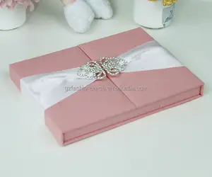 Caja de invitación de boda única de lujo con broche, 2015