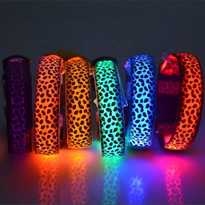 Collar LED para perro, diseño de leopardo, sexy, a la moda, recargable vía usb, 3 modelos, brillante, brillante - Product Image 2