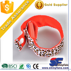 LED Pet Vest Dog Harness Segurança no escuro Feito de poliéster com serigrafia de seda - Product Image 6