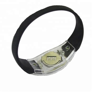 Braccialetti Luminosi Attivati dal Suono, Braccialetti LED in Silicone Attivati dalla Musica, Braccialetti Lampeggianti per Feste - Product Image 6