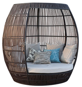 Vogelkäfig-geformter Resort-Stil hoher, dicker Schilf im Freien Strand-Lounge Rattan-Sonnenbett - Product Image 1