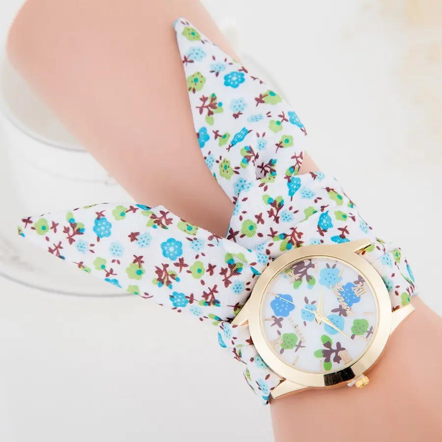 New Design Hot Wholesale Shivering Cloth Ladies Fancy Watches
