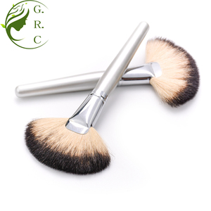 Meilleur ventilateur brosse pour mettre en évidence grand fan brosse argent poignée fan brosse - Product Image 6