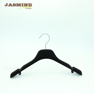 <span class=keywords><strong>Cintre</strong></span> en plastique velours pratique <span class=keywords><strong>cintre</strong></span> floqué noir marron <span class=keywords><strong>vert</strong></span> personnalisé - Product Image 3