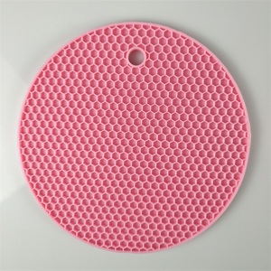 Tapete de Silicona de Grado Alimenticio, Antideslizante, Resistente al Calor, Ecológico, con Diseño de Panal de Abeja, Redondo, de 18 cm de Diámetro, Colorido - Product Image 3
