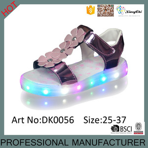 Con APLICACIÓN Hermosa Fantasía Nueva Llegada LLEVÓ Luminosa Niños Sandalias Zapatos de Verano Para Niños - Product Image 2