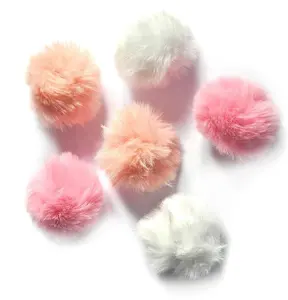 인공 토끼 모피 딸랑이 공 고양이 장난감 양털 Pom Pom 공 고양이 장난감 다채로운 비행 Fuzz 공 고양이 장난감 모피 무작위 색상