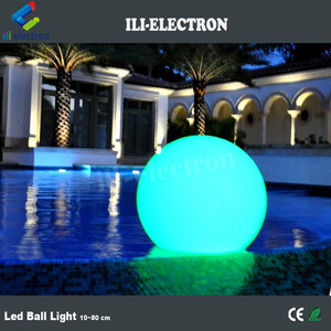 Village de vacances piscine Led Boule Flottante - Product Image 3