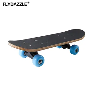 Mini <span class=keywords><strong>Skateboard</strong></span> da Dito con Cuscinetti <span class=keywords><strong>per</strong></span> Regalo, Tavole da <span class=keywords><strong>Skateboard</strong></span> Usate <span class=keywords><strong>per</strong></span> <span class=keywords><strong>Bambini</strong></span> in Vendita - Product Image 1