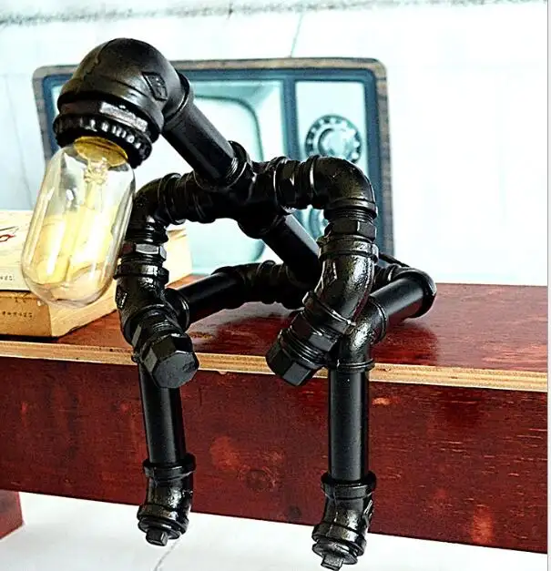 מנורת שולחן מנורת רובוט רטרו איש ברזל